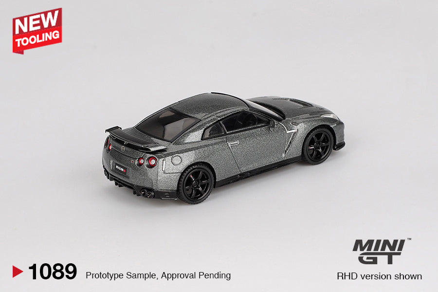 Mini GT 1/64 NISSAN GT-R 2013 (#1089) - Dark Metal Gray NISMO R35 CRS Versio)