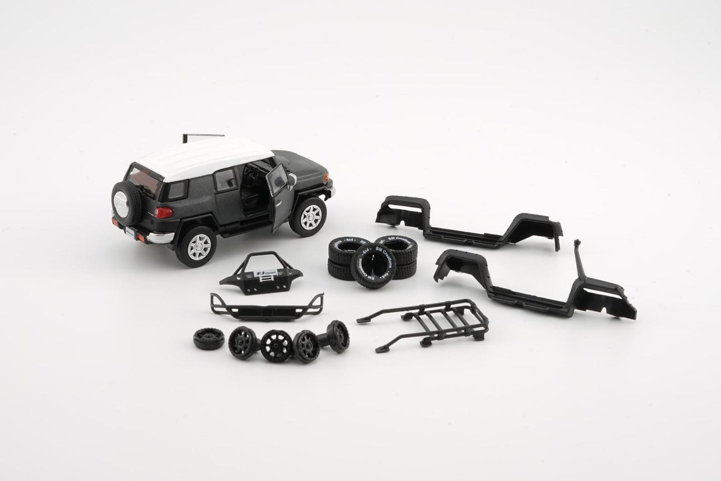 BM Creations 1/64 Toyota FJ Cruiser With Accessory Pack (Matte Black)