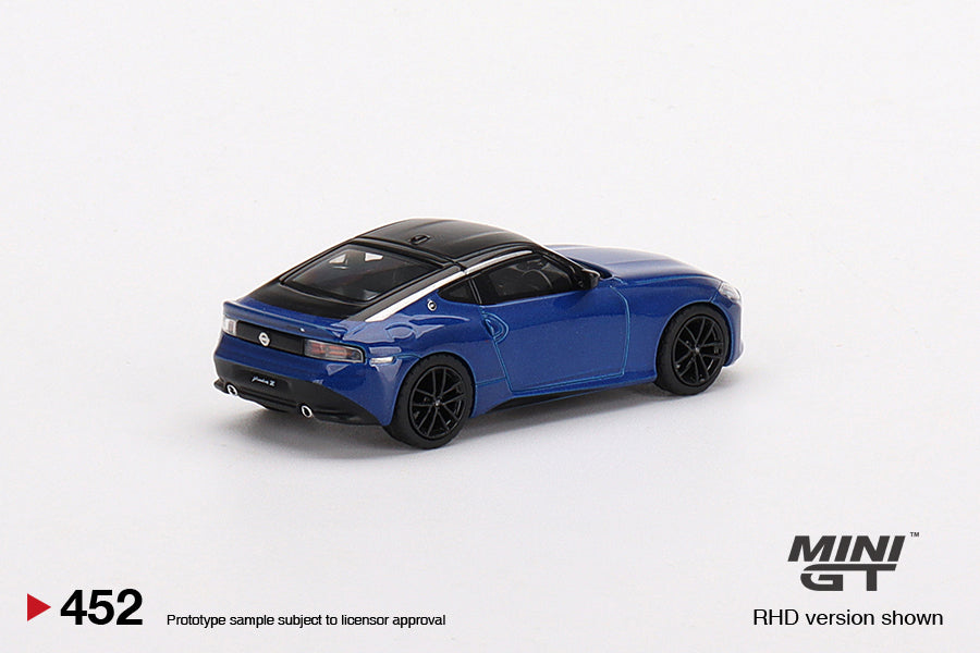 Mini GT 1/64 Nissan Fairlady 400Z Version ST (#452) - Seiran Blue