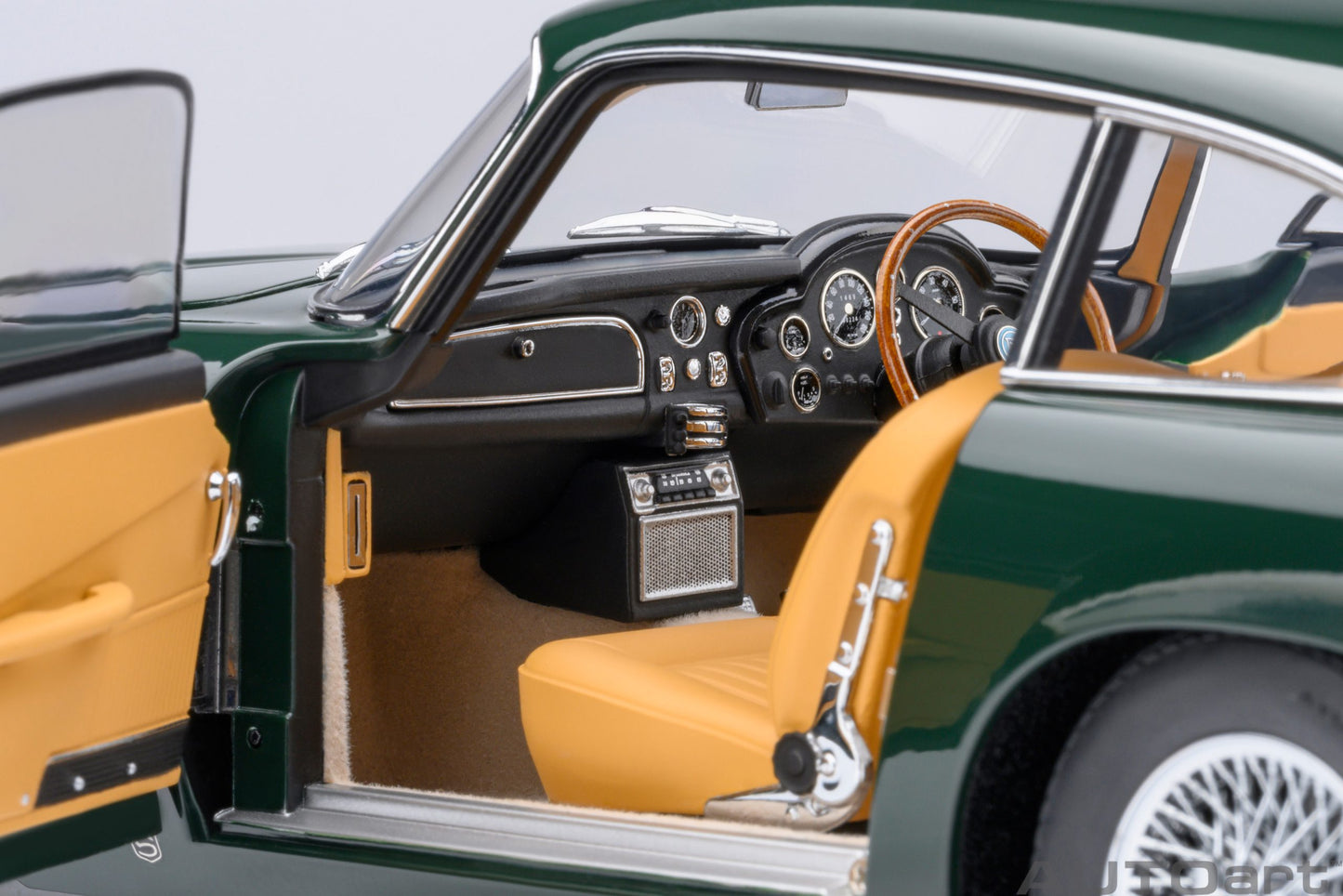 AutoArt 1/18 Aston Martin DB5 - British Racing Green