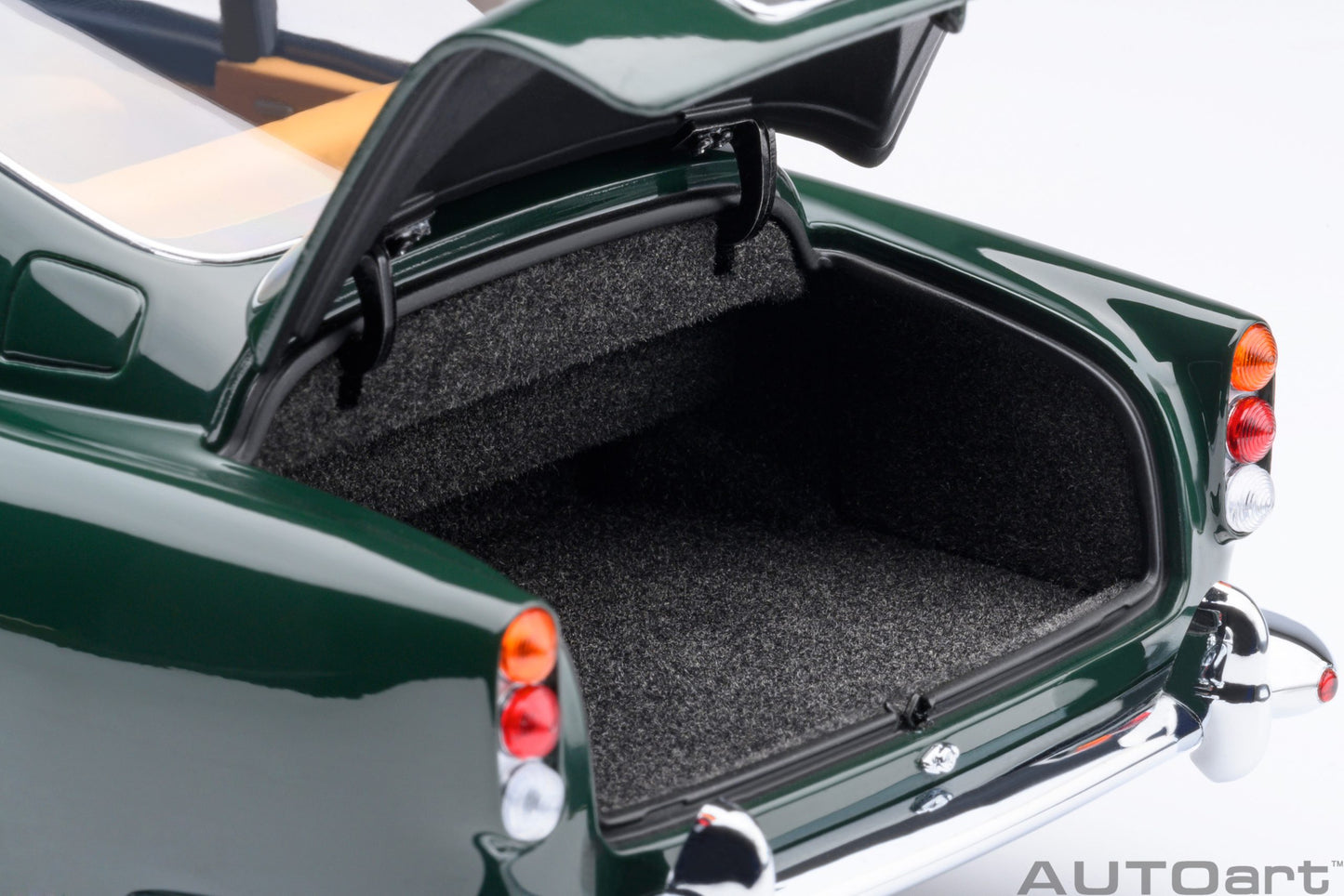 AutoArt 1/18 Aston Martin DB5 - British Racing Green