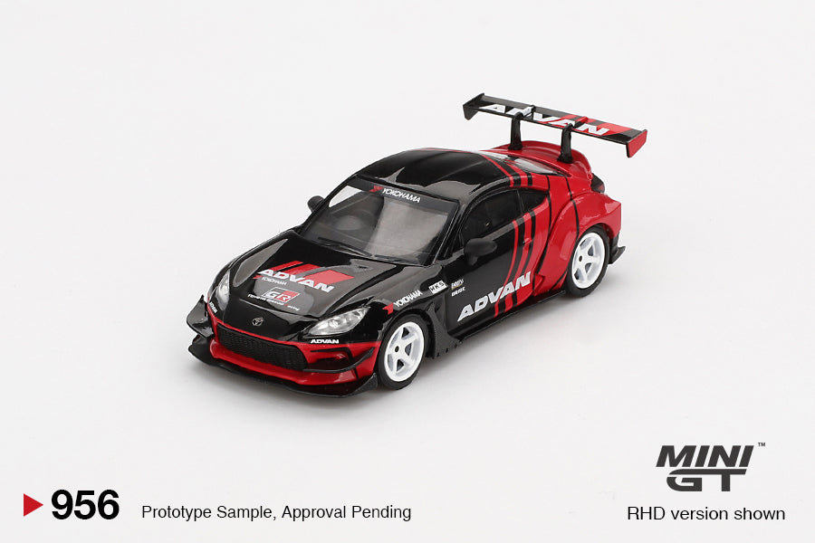 Mini GT 1/64 Toyota GR86 HKS TYPE R (#956) - ADVAN 2022 Tokyo Auto Salon