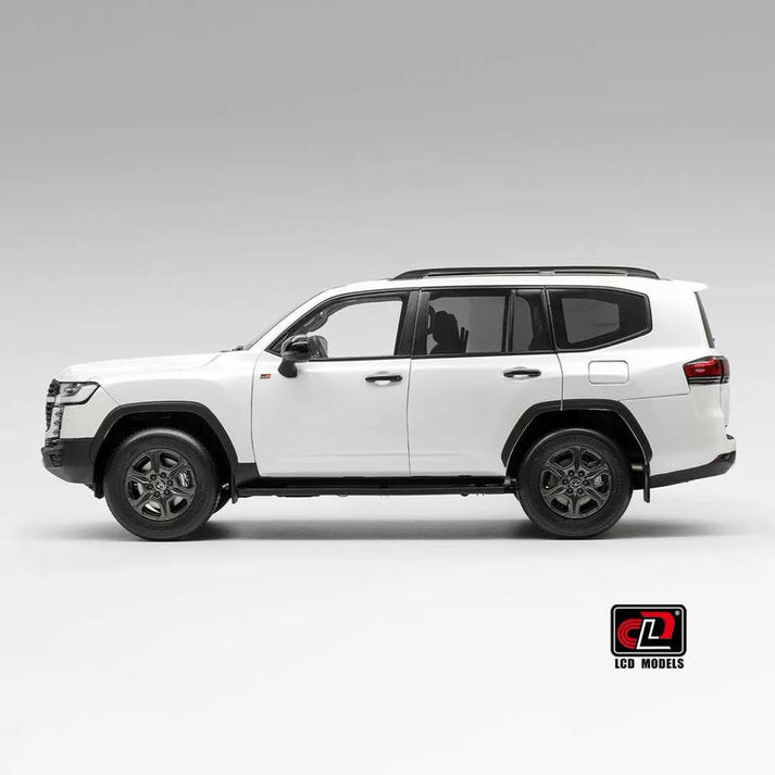 ⚠️ PRE ORDER ⚠️ LCD 1/18 Toyota Land Cruiser GR Sport - White