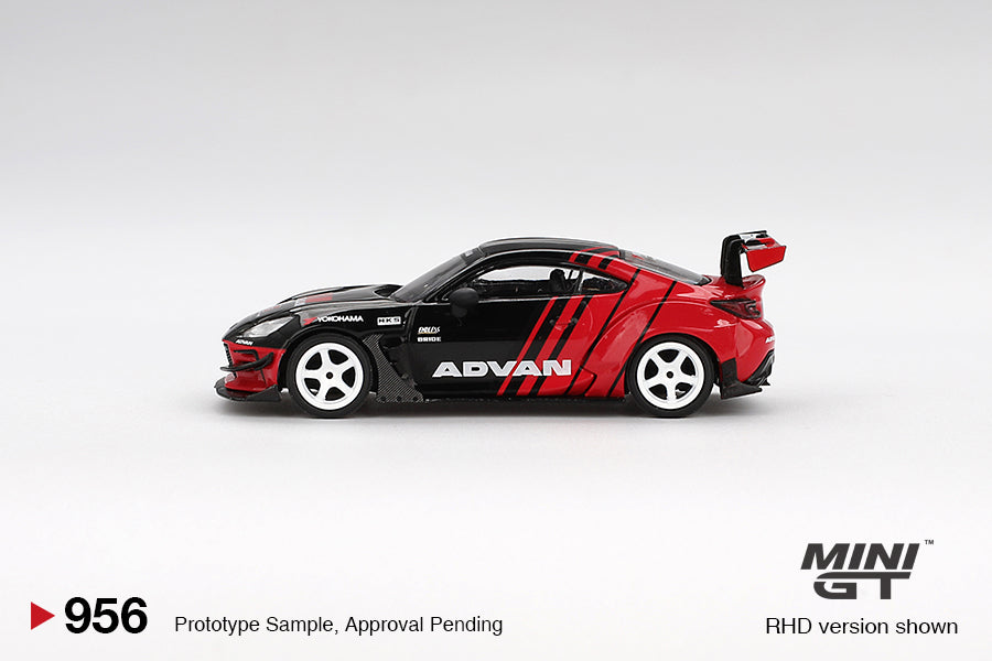 Mini GT 1/64 Toyota GR86 HKS TYPE R (#956) - ADVAN 2022 Tokyo Auto Salon