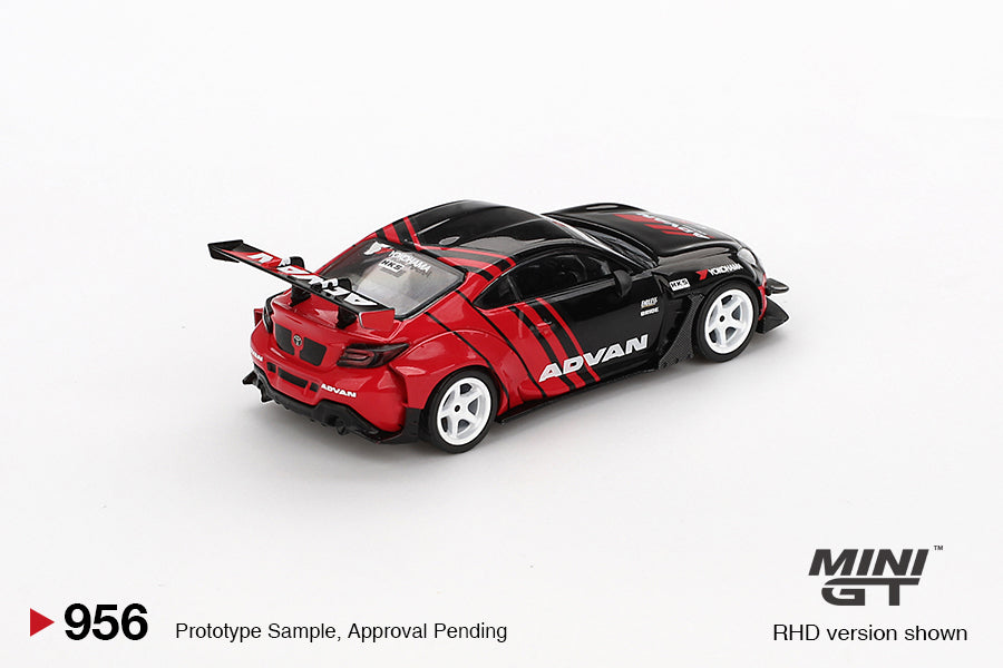 Mini GT 1/64 Toyota GR86 HKS TYPE R (#956) - ADVAN 2022 Tokyo Auto Salon